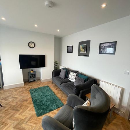 Superb 2 Bedroom Sea View Flat Скарборо Екстер'єр фото