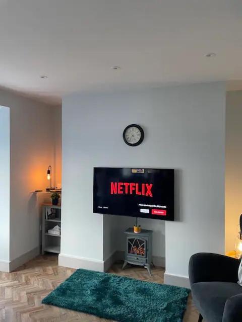 Superb 2 Bedroom Sea View Flat Скарборо Екстер'єр фото